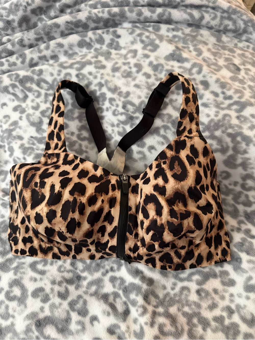 Victoria’s Secret Incredible Knockout Ultra Max Leopard Sports Bra 36DD